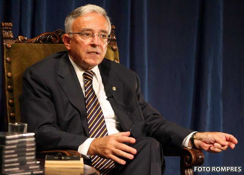 Mugur Isarescu, guvernatorul BNR, Foto: Rompres