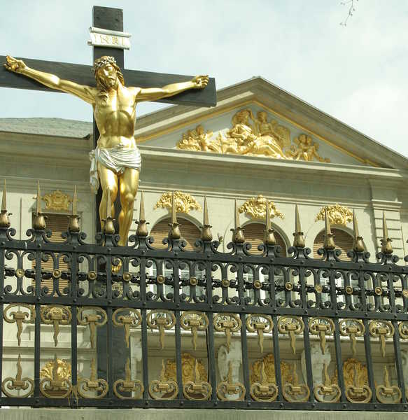 Isus, rastignit ce cruce, Foto: Hotnews