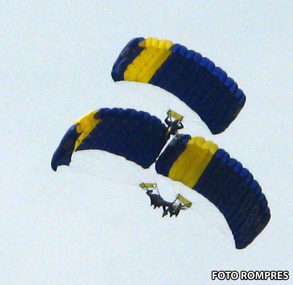 Miting aviatic - parasutisti, Foto: Rompres