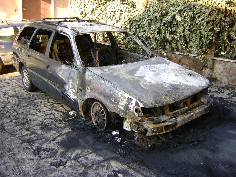 Masina incendiata, Foto: HotNews.ro