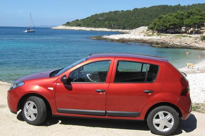 Dacia Sandero s-a lansat in 2008 in tara, Foto: HotNews.ro