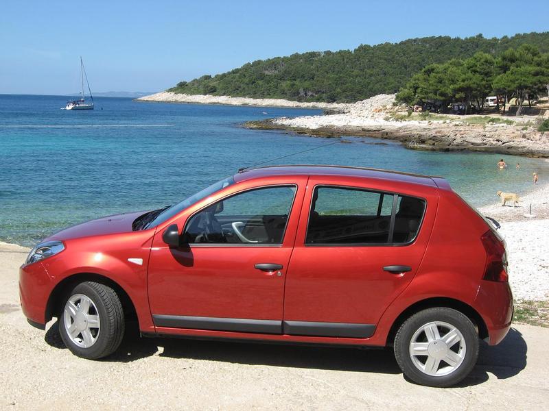 Dacia Sandero s-a lansat in 2008 in tara, Foto: HotNews.ro