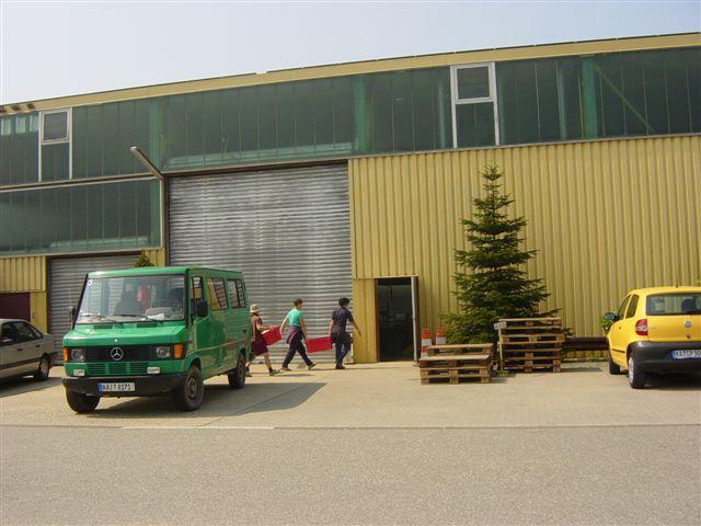 Culegatori cu ladite de sparanghel duse la sortat, Foto: Hotnews