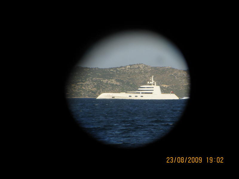 Yacht vazut prin binoclu, Foto: USER UPLOADED