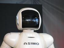 Asimo implineste 10 ani, Honda dezvolta roboti din 1986