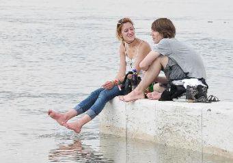 Dependenta de prieten, Foto: Agerpres