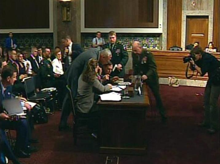 Generalul a lesinat, Foto: Reuters