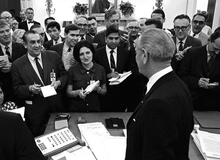 Helen Thomas si Lyndon Johnson, 1968, Foto: Reuters