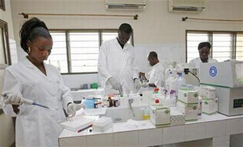 Un pas urias in cercetarea anti-HIV, Foto: Reuters