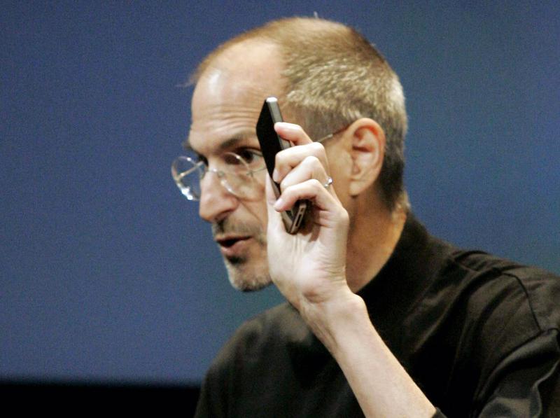 Jobs spune ca gravitatea problemei cu antena a fost exgaerata, Foto: Reuters