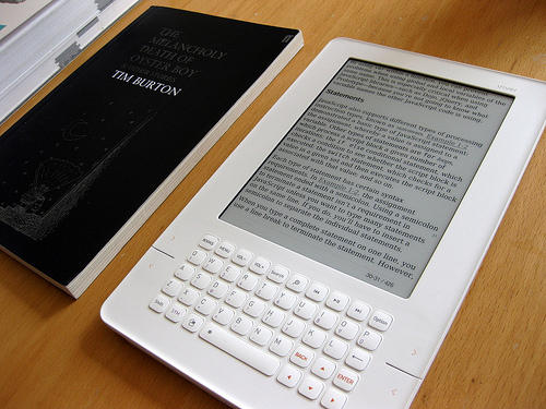 Carte tiparita si e-book, Foto: Flickr