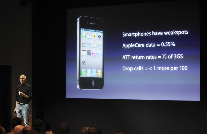 Steve Jobs sustine ca toate telefoanele au probleme cu antena, nu doar iPhone 4, Foto: Reuters