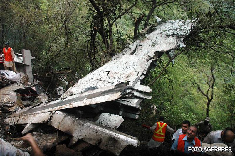Aeronava Airbus 321 prabusita langa Islamabad, Foto: Agerpres