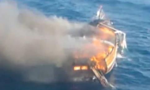 Vasul de croaziera Kayhan-9, in flacari, Foto: Captura Youtube.com