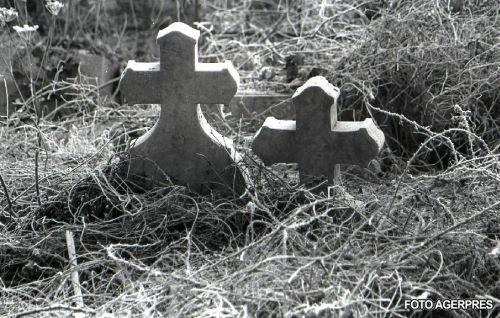 Morminte profanate în Cimitirul Cuza Vodă