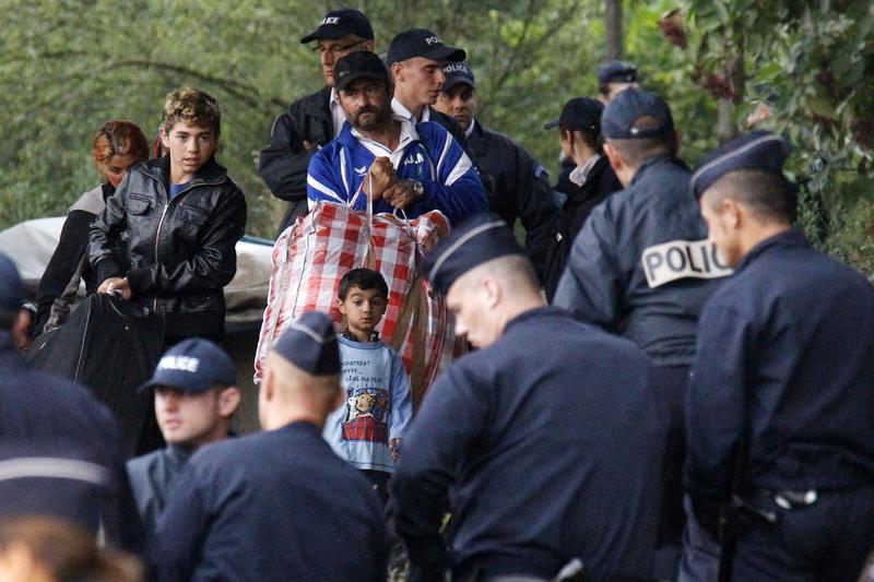 Tigani evacuati de langa Lille (2010), Foto: Reuters