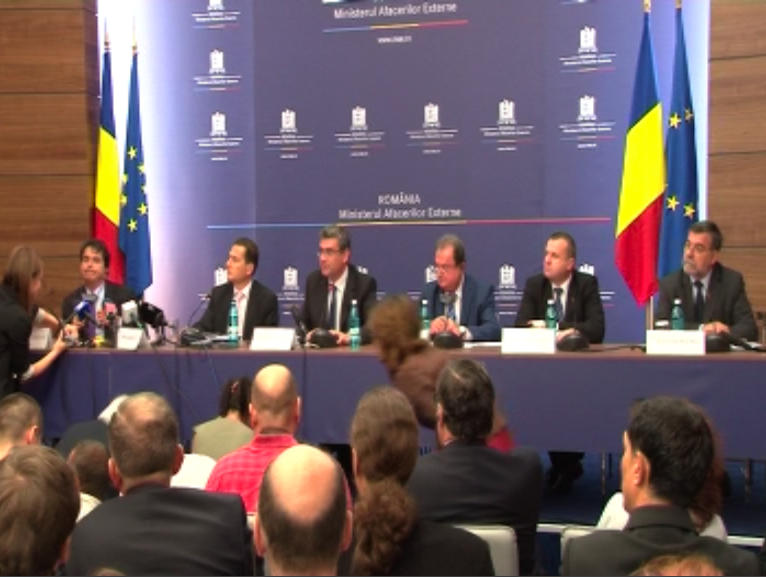 Oficialii romani si francezi la conferinta de presa de la MAE, Foto: Hotnews