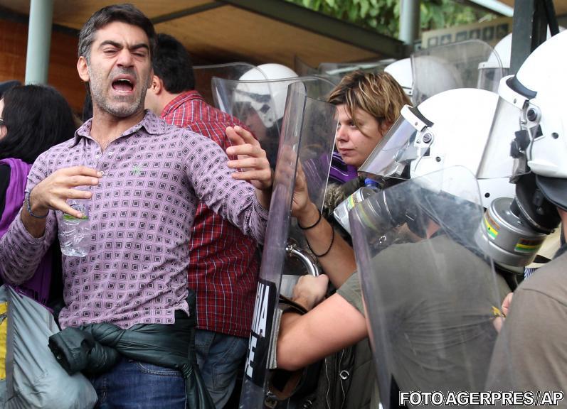 Confruntari intre politie si protestatari la Acropole, Foto: Agerpres