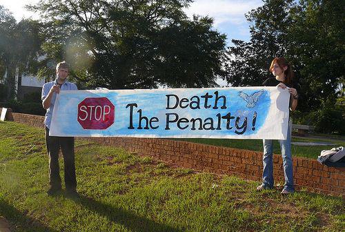 Oameni care protesteaza impotriva pedepsei cu moartea, Foto: Flickr
