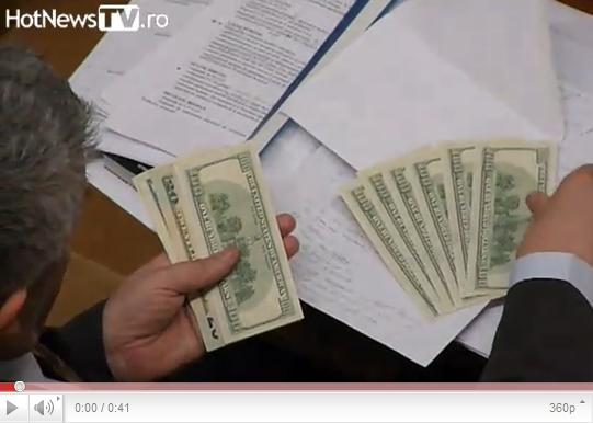 Bani numarati in plenul Parlamentului, Foto: Hotnews