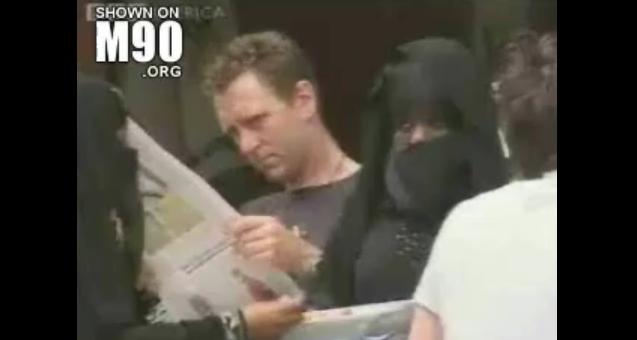 Provocarea de a manca spaghetti in burqa, Foto: Captura Youtube.com