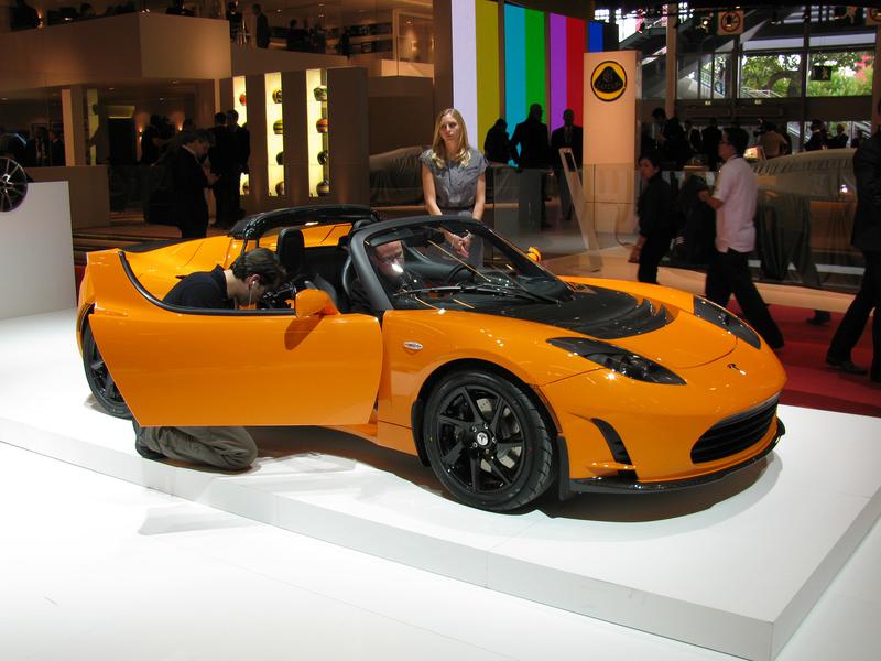 Tesla Roadster 100% electric are 340 km autonomie si ajunge in 3,7 secunde de la 0, la 100 km/h, Foto: Hotnews