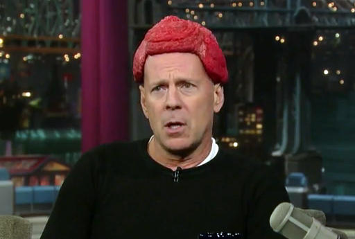 Bruce Willis, peruca a la Lady Gaga, Foto: Captura Youtube.com