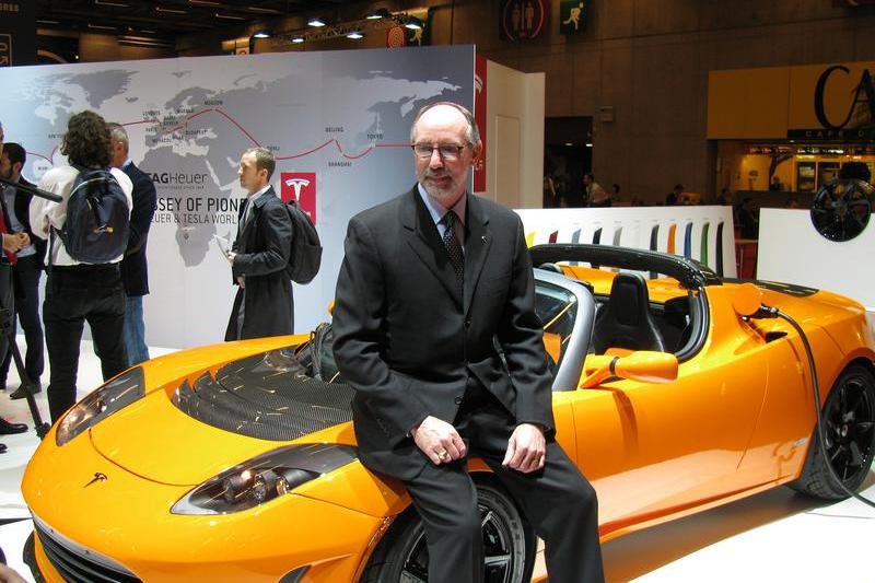 George Blankenship langa o Tesla Roadster, Foto: Hotnews