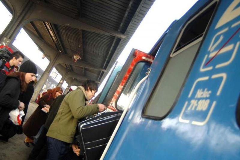 Discutii pentru internet wireless in tren, Foto: AGERPRES