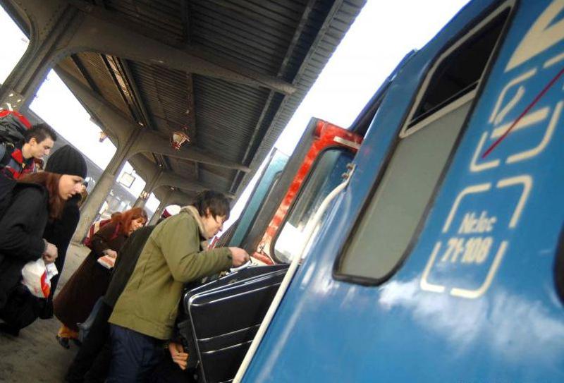 Discutii pentru internet wireless in tren, Foto: AGERPRES