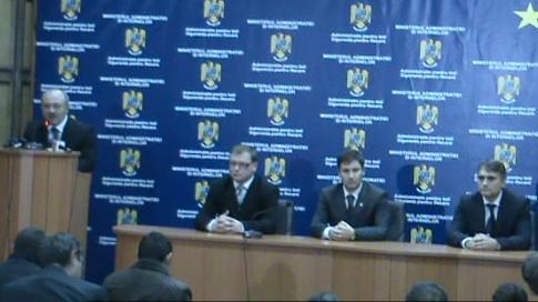 Traian Igas si noii sefi de la Interne, Foto: Hotnews