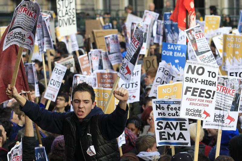 Proteste in Londra impotriva cresterii taxelor de studiu, Foto: Reuters