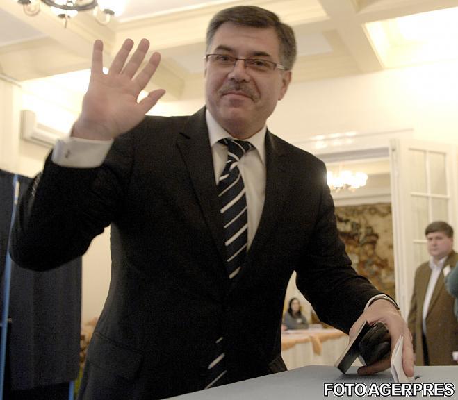 Iurie Renita a votat la Bucuresti (2010), Foto: Agerpres