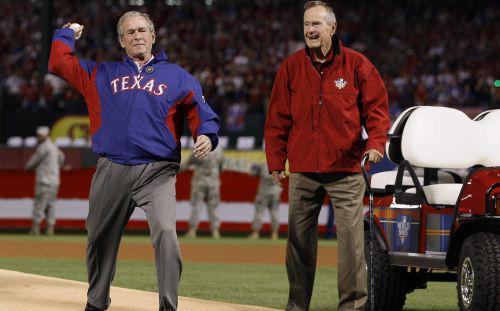 George Bush alaturi de tatal sau, Foto: Reuters