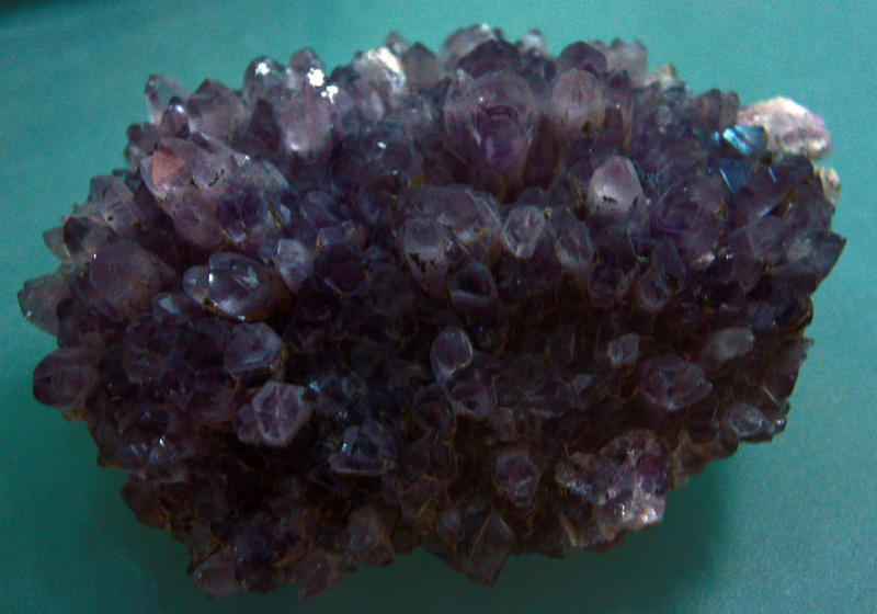 Expozitia Flori de mina: cuart (ametist) (mina Valea Rosie), Foto: HotNews.ro