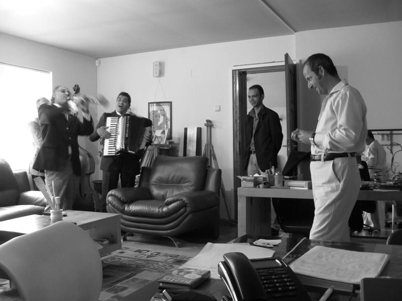 Romano ButiQ, Foto: Romano Cher-Casa Romilor