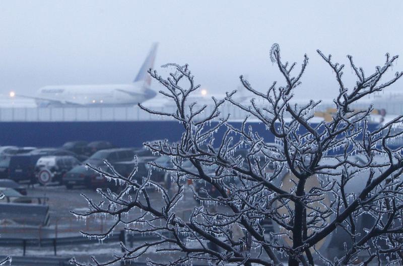 Ploaia inghetata a paralizat aeroportul Domodedovo, Foto: Reuters