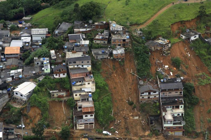 Cartier distrus de inundatii in Brazilia, Foto: Reuters