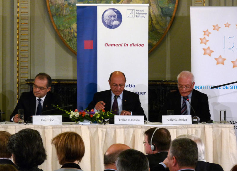 Conferinta "Reforma institutională a Statului Roman. Statul asistential, statul minimal sau statul eficient?", Foto: Hotnews