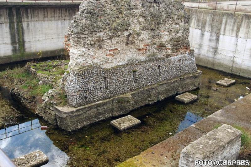 Ramasitele unui picior al podului peste Dunare, Foto: Agerpres
