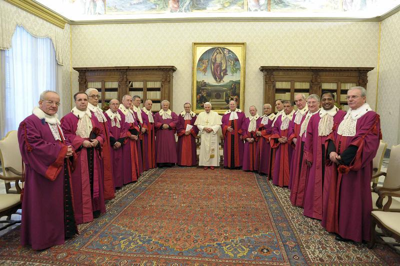 Papa si membrii Roman Rota, Foto: Reuters