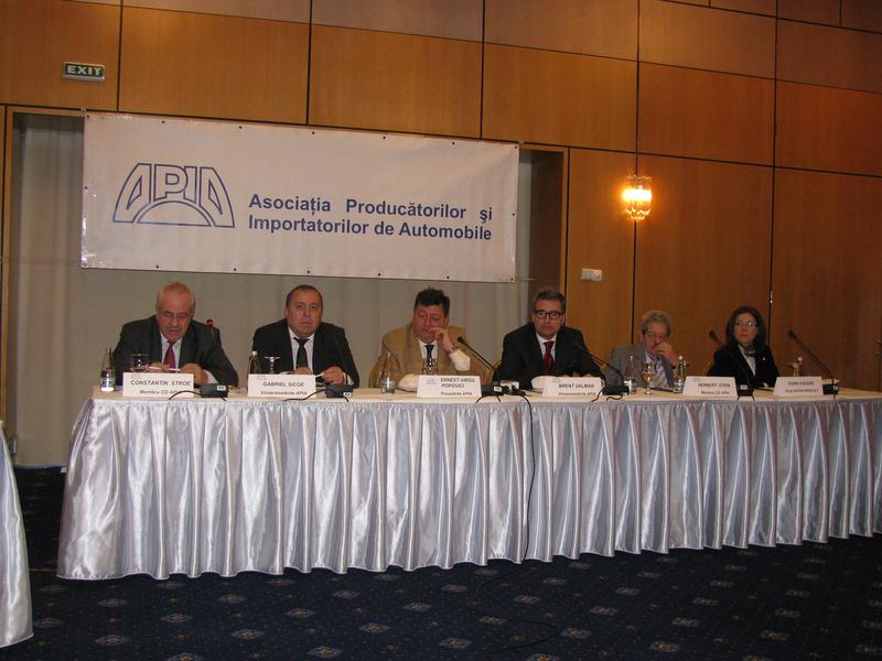 APIA estimeaza o crestere de 10% pentru piata masinilor noi, Foto: Hotnews