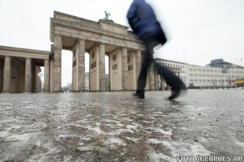 Gheata in fata Portii Brandenburg, Foto: Agerpres