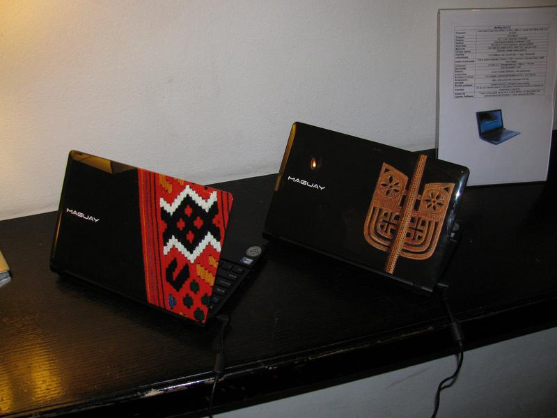 Maguay a lansat o serie de laptop-uri decorate cu motive taranesti, Foto: Hotnews