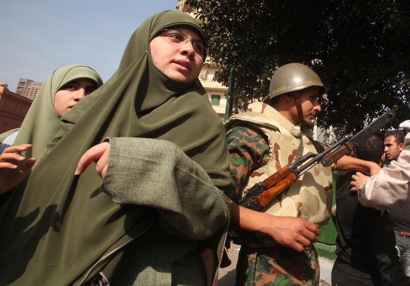 "Armata a intervenit, dar era deja prea tarziu...", Foto: Reuters