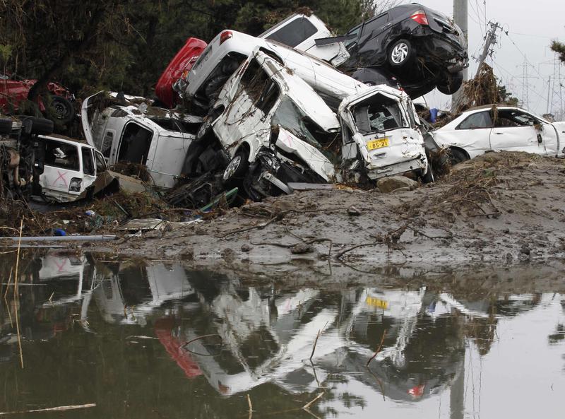 Masini distruse in zona Sendai, Foto: Reuters
