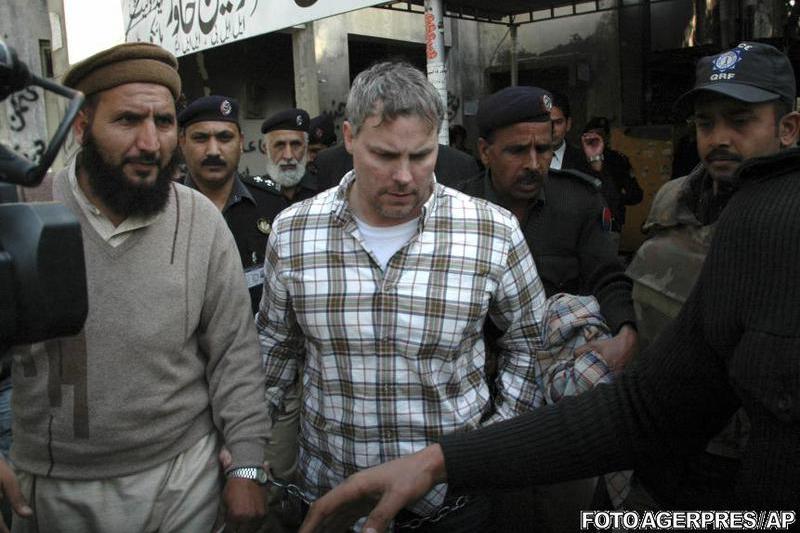 Raymond Davis (centru), in ianuarie 2011, Foto: Agerpres