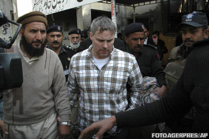 Raymond Davis (centru), in ianuarie 2011, Foto: Agerpres