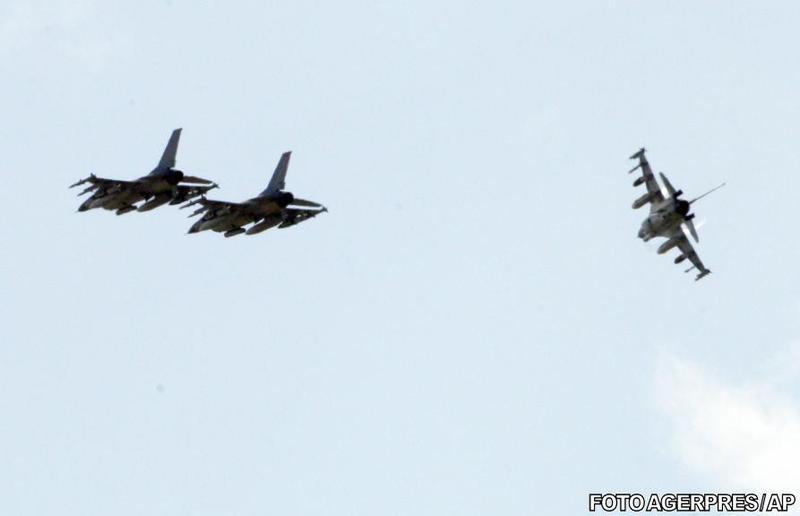 Aparate F-16 ale fortelor daneze, Foto: Agerpres/AP