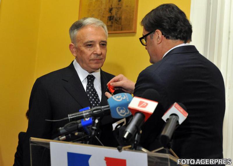 Guvernatorul BNR, decorat de FRanta, Foto: Agerpres